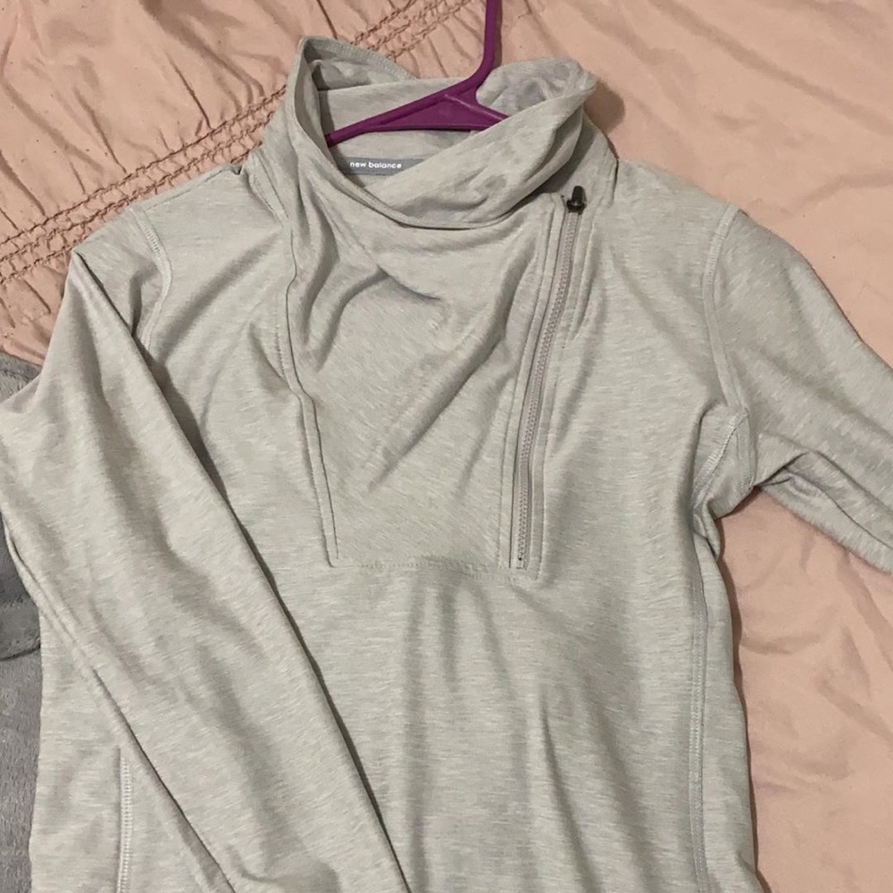 NEW BALANCE PULL OVER